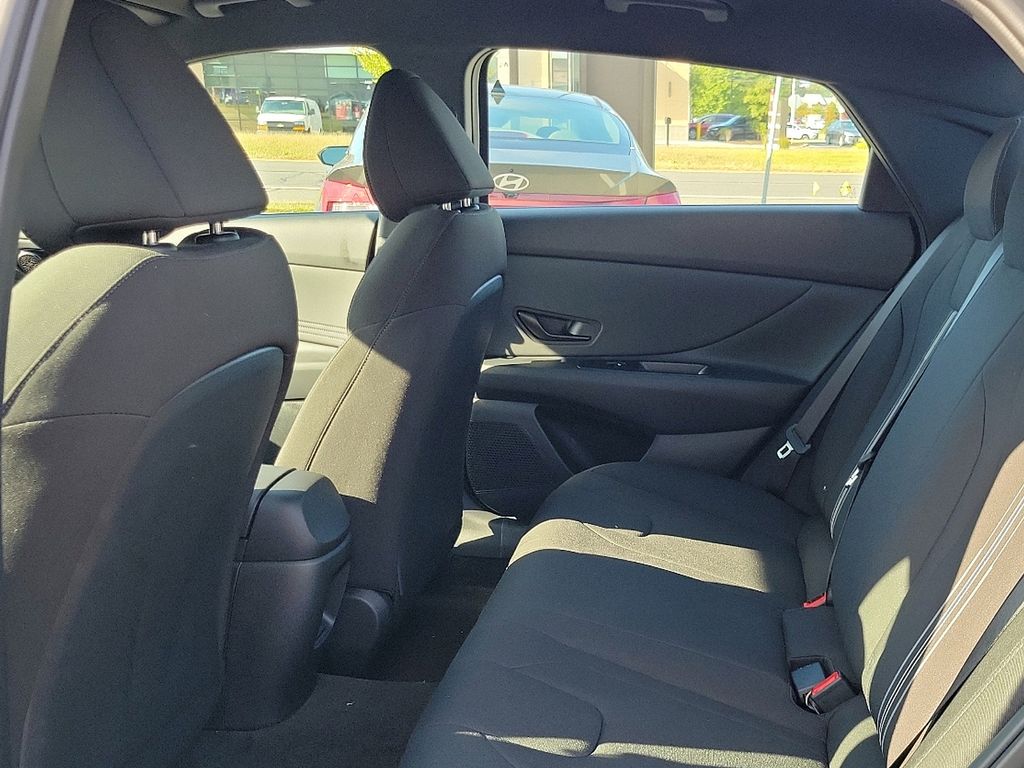2025 Hyundai Elantra Sport 7