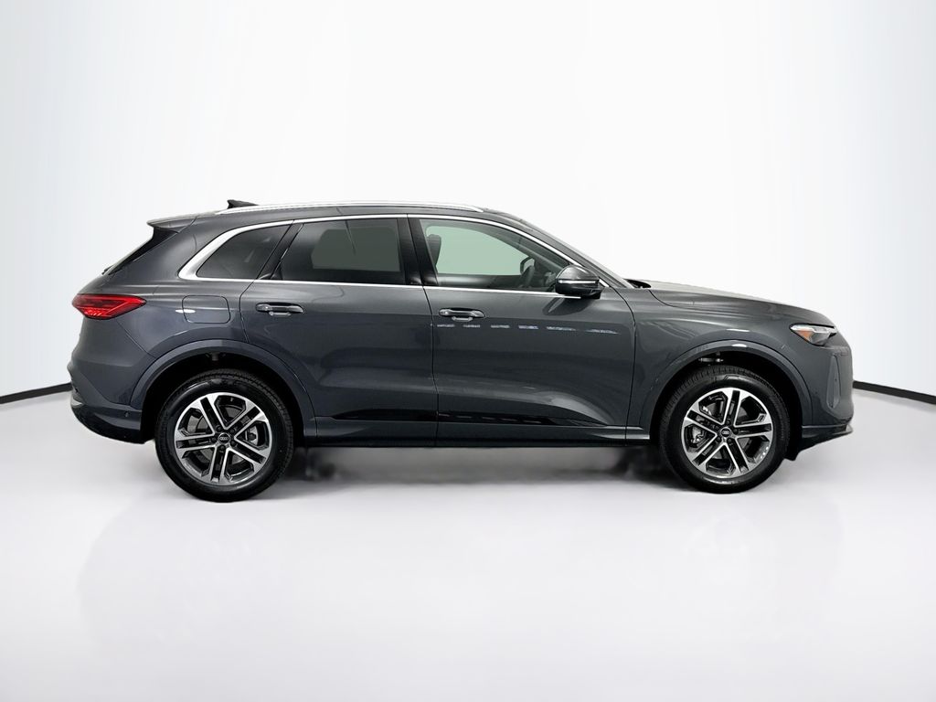 Thumbnail: 2025 Audi Q5 - 4
