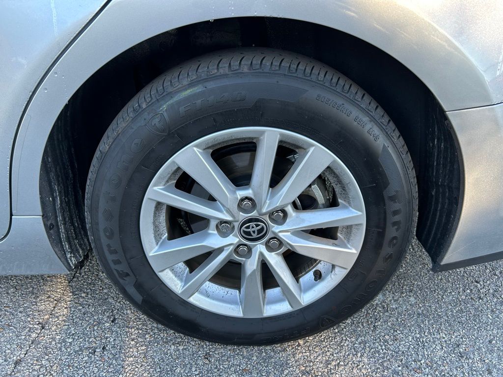 Thumbnail: 2025 Toyota Camry - 9