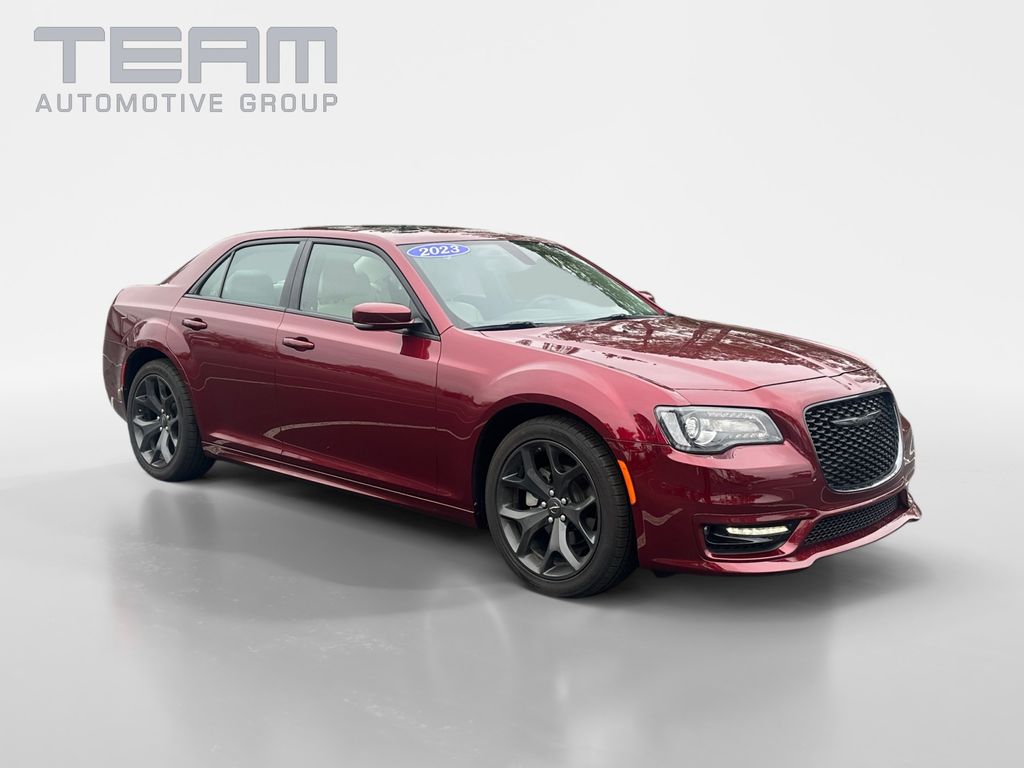 2023 Chrysler 300 Touring L RWD