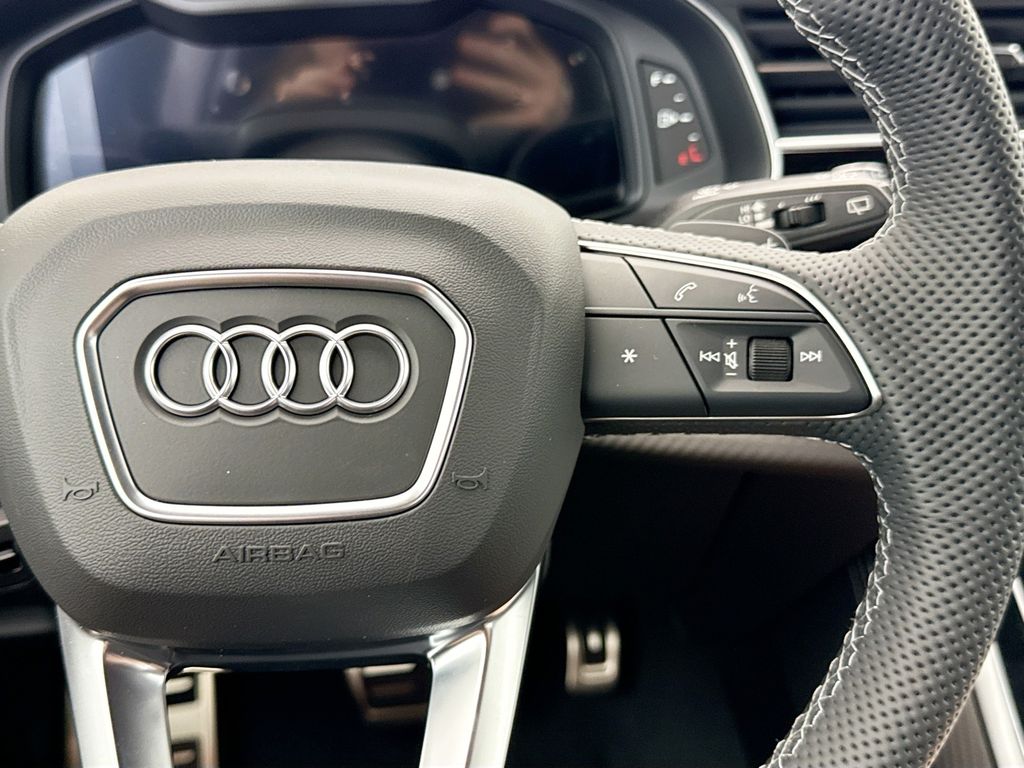 Thumbnail: 2026 Audi SQ8 - 12