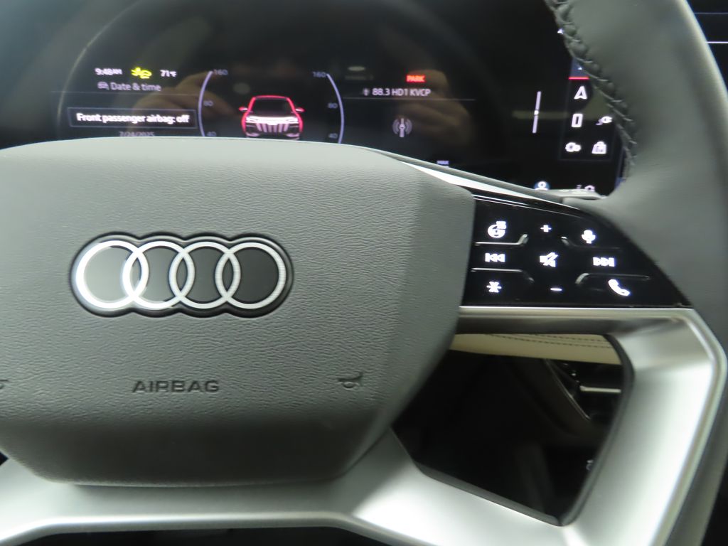 Thumbnail: 2025 Audi Q6 e-tron - 13