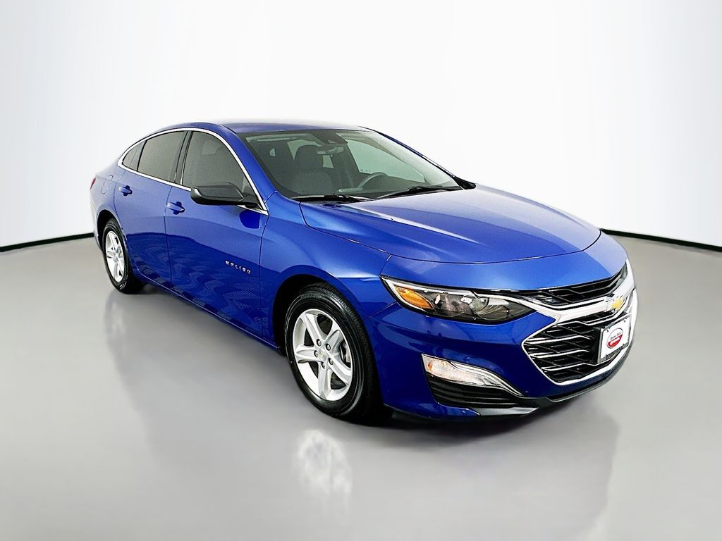 Thumbnail: 2023 Chevrolet Malibu - 3