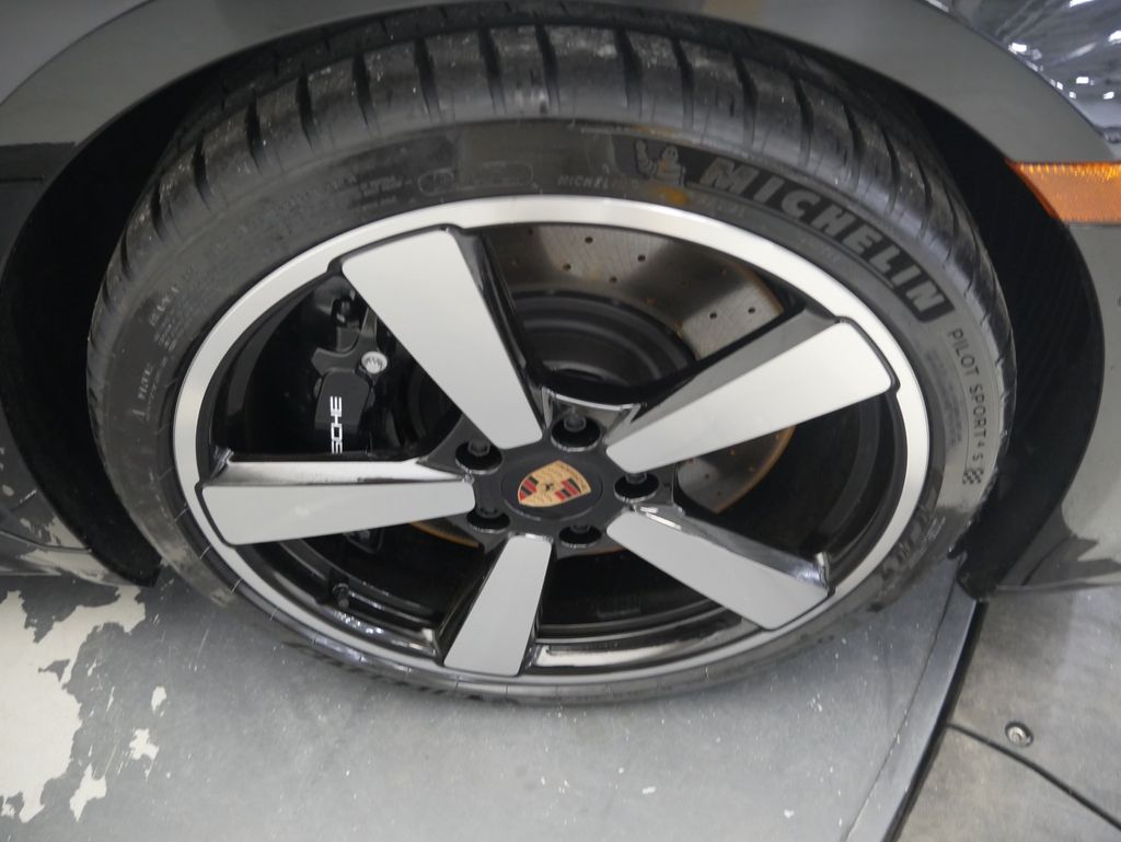 Thumbnail: 2026 Porsche 911 - 16