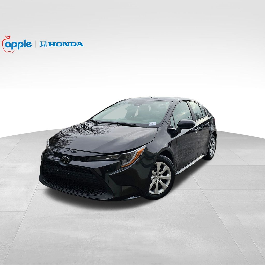 2022 Toyota Corolla LE's photo