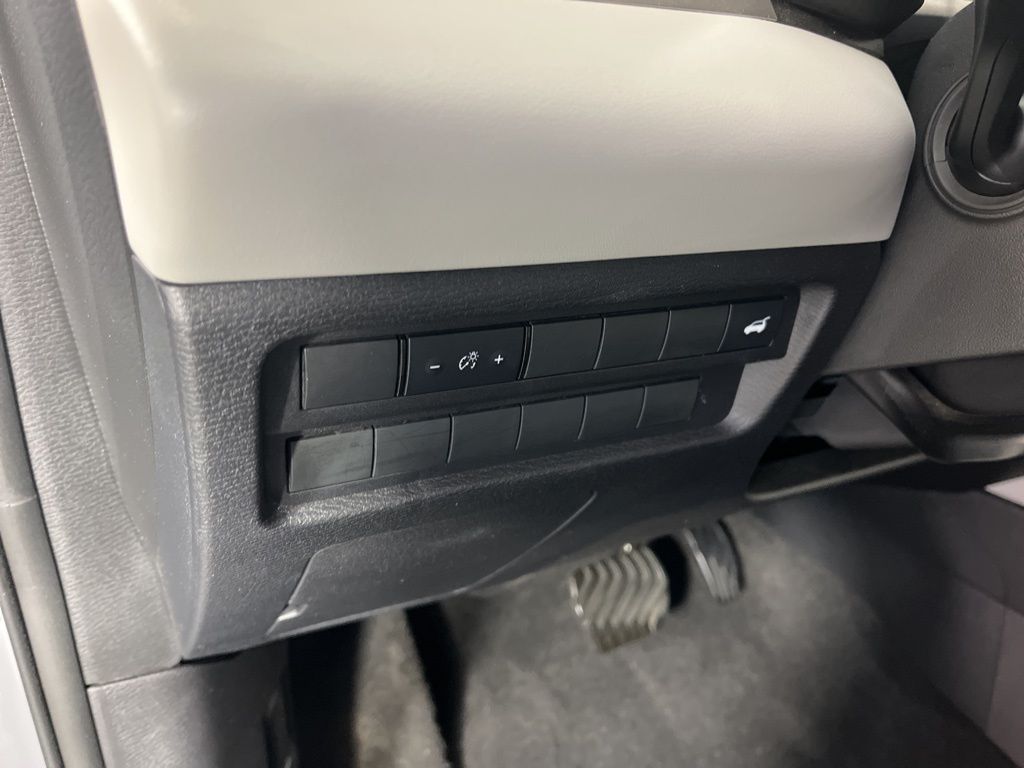 Thumbnail: 2025 Mitsubishi Outlander - 27