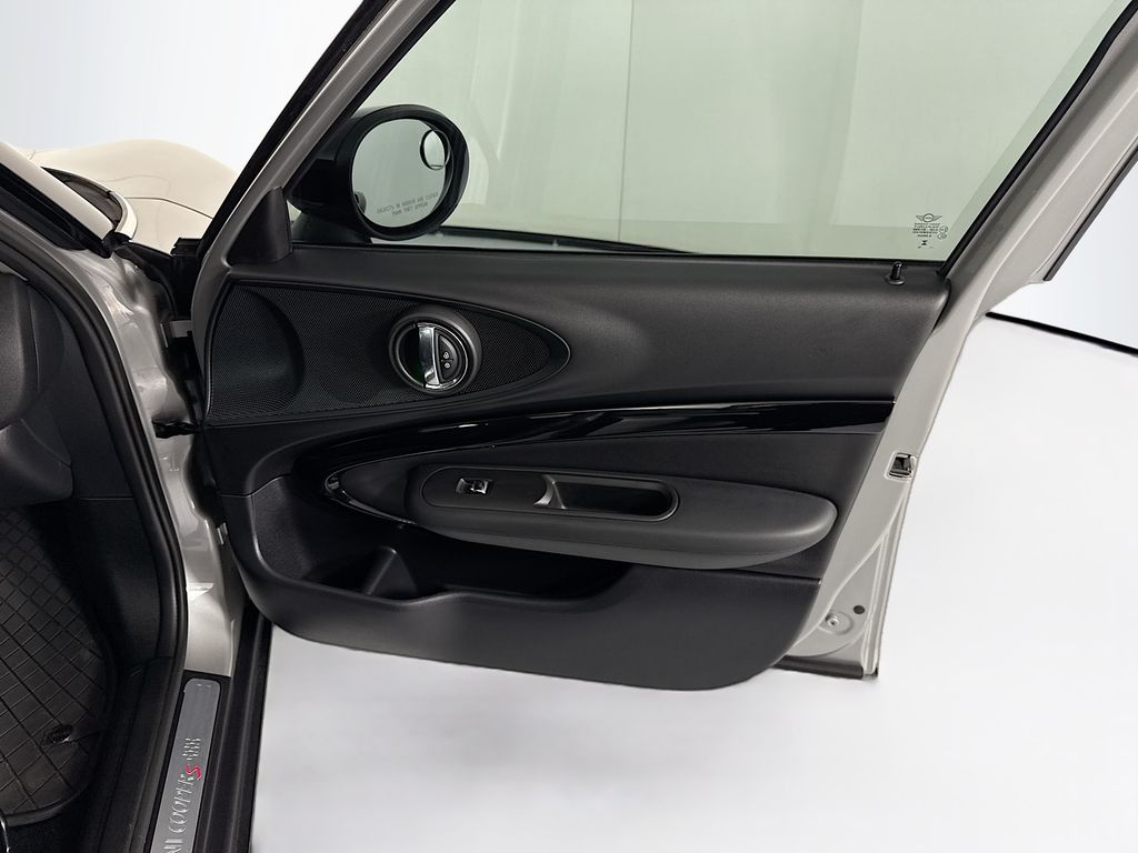 Thumbnail: 2024 MINI Cooper Clubman - 25