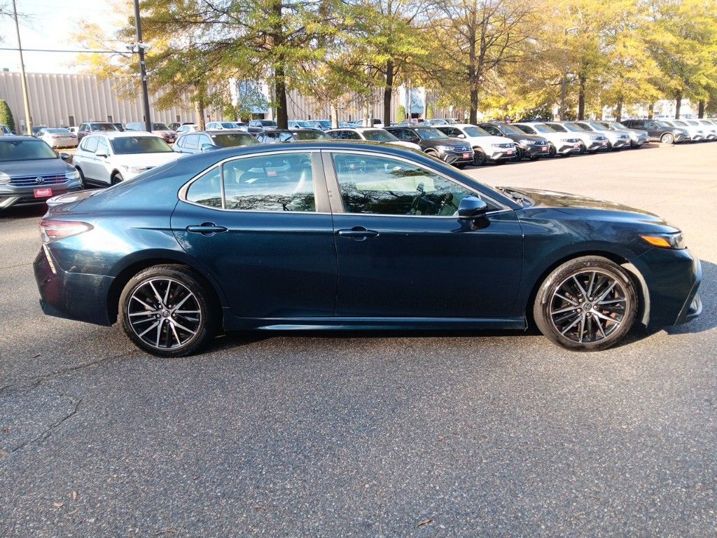 2021 Toyota Camry SE 6