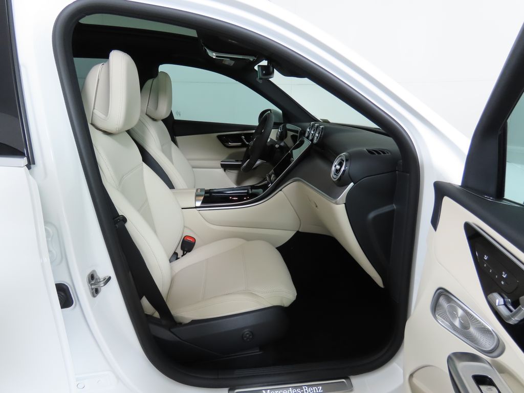 2025 Mercedes-Benz GLC 300 21