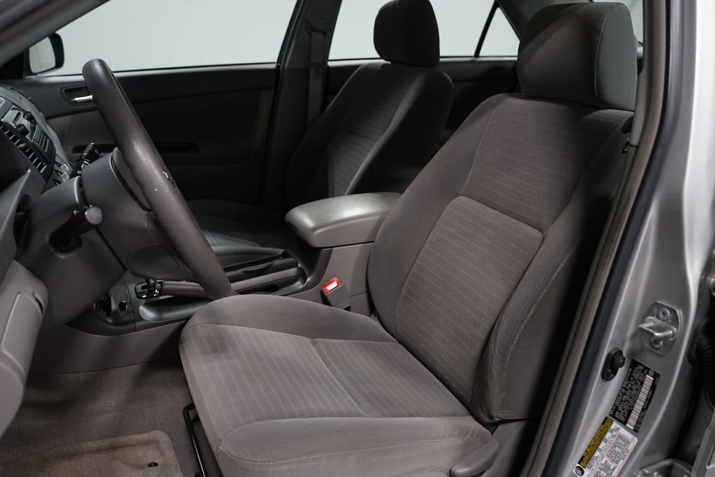 Thumbnail: 2005 Toyota Camry - 6