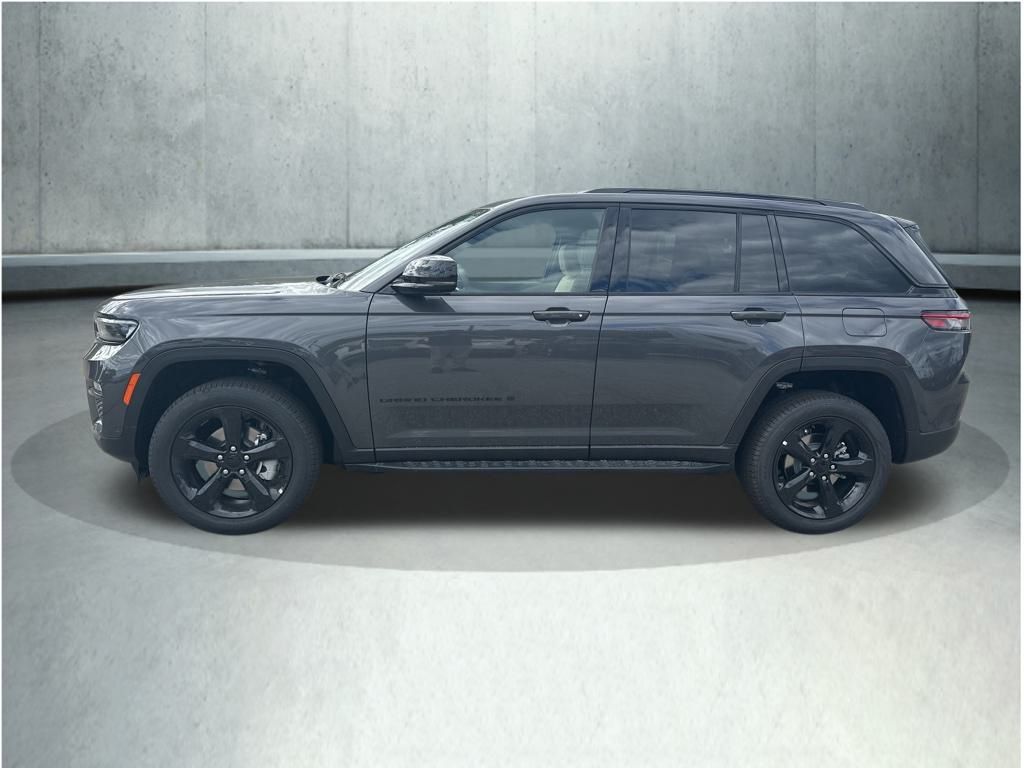 2025 Jeep Grand Cherokee Limited photo 2