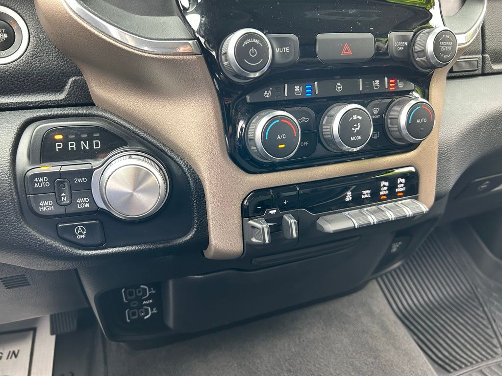 2022 RAM 1500 Laramie 32