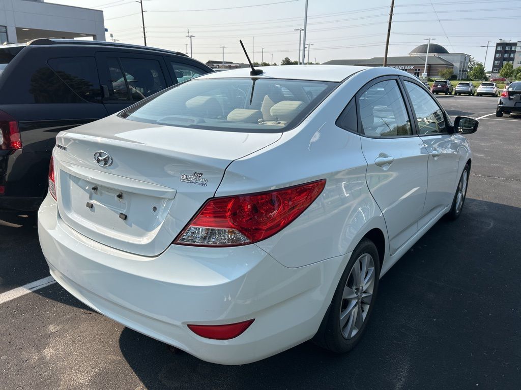 2012 Hyundai Accent GLS 3