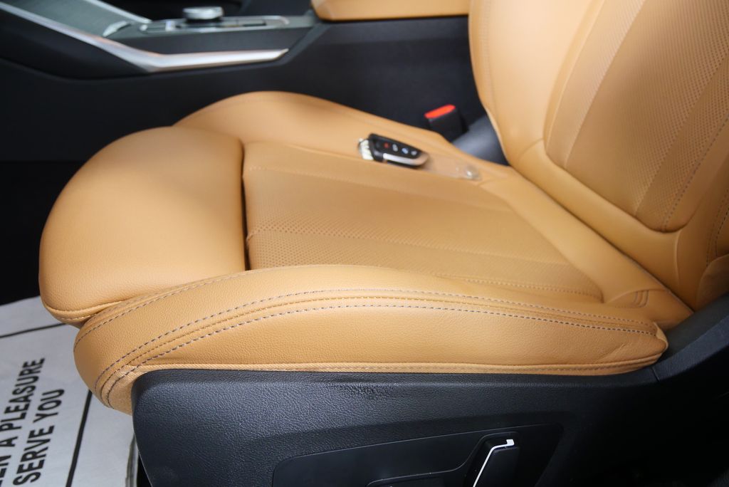 Thumbnail: 2025 BMW 4 Series - 11