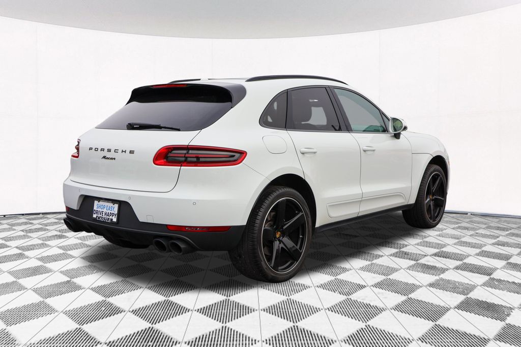 2018 Porsche Macan Base 9