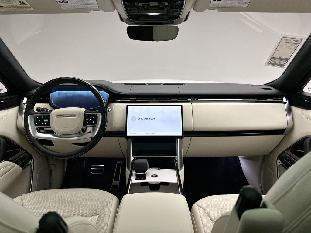 2025 Land Rover Range Rover SE 5