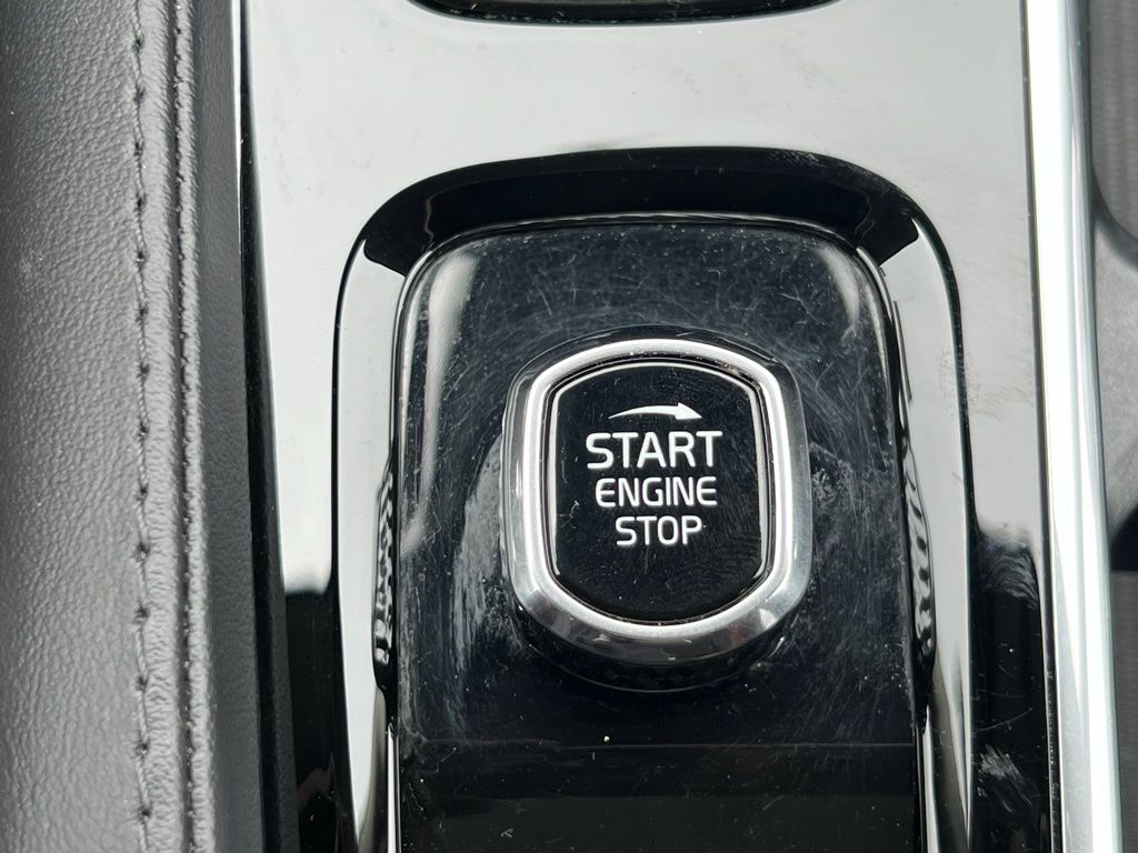 2024 Volvo XC90 B5 Plus - 9