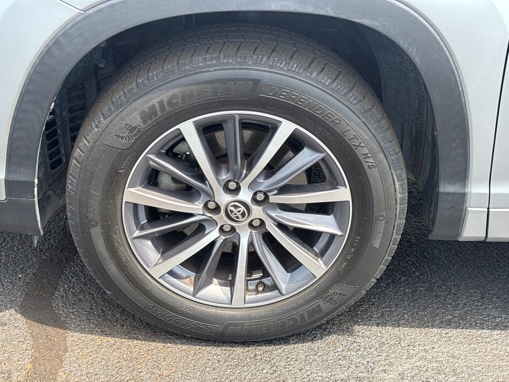 Used 2017 Toyota Highlander SUV