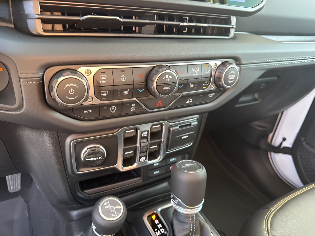 New Car 2025 Jeep Gladiator  For Sale Under $50,000 In Austin, Texas