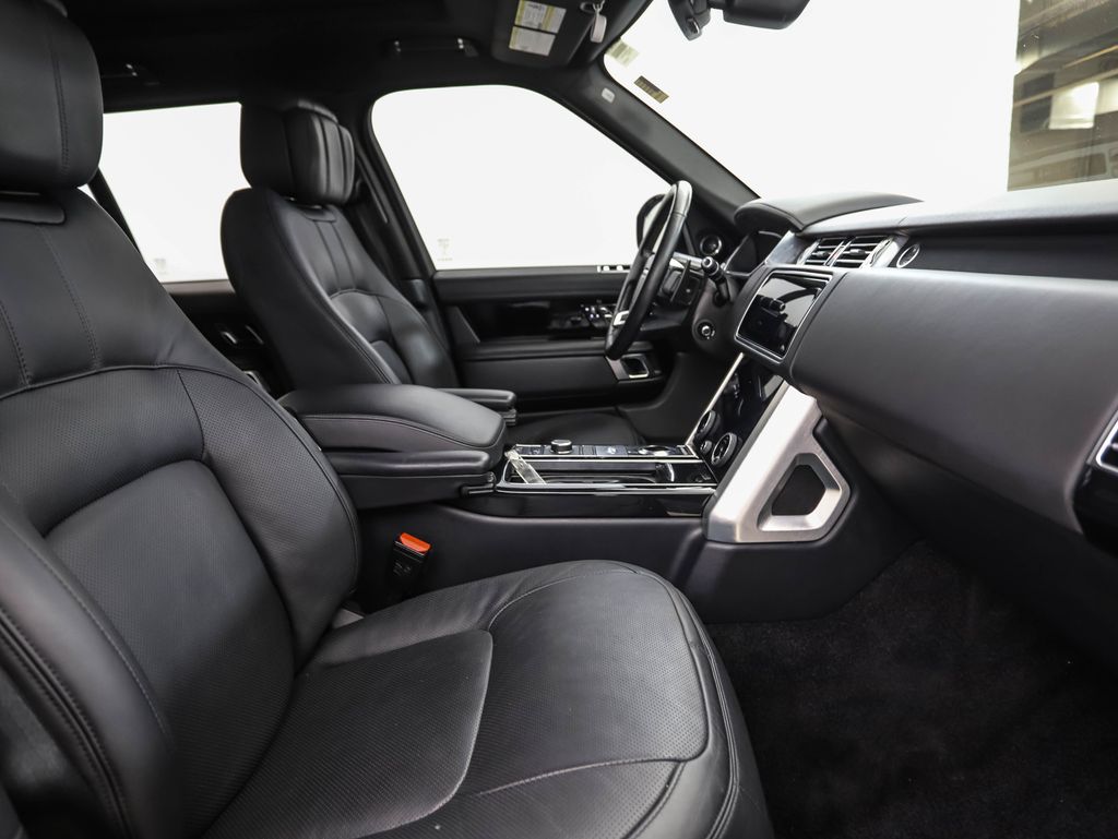 Thumbnail: 2019 Land Rover Range Rover - 28