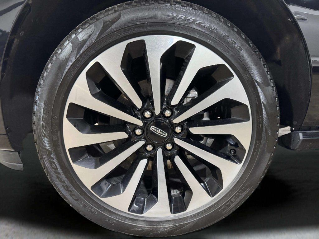 Certified Used 2023 Infinite Black Metallic Clearcoat Lincoln Reserve image 30