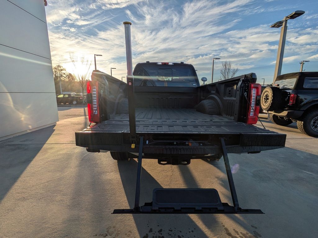 2026 Ford F-350 Super Duty LARIAT