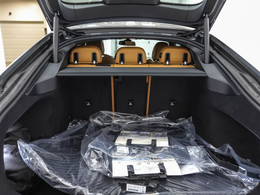 Thumbnail: 2026 BMW i4 - 24