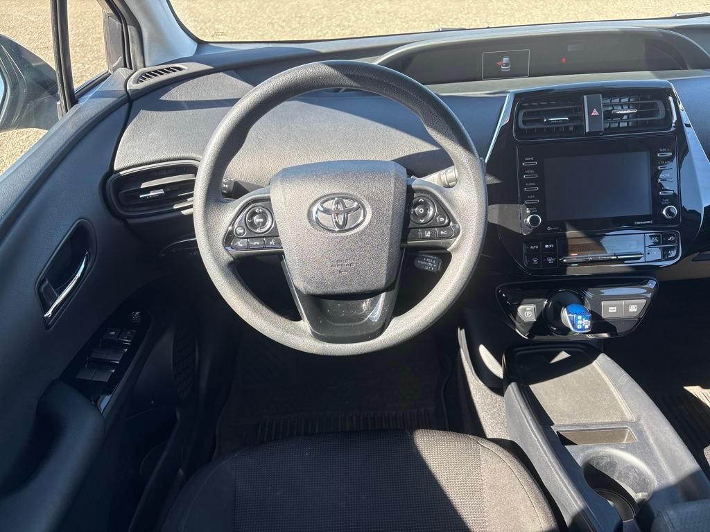 2022 Magnetic Gray Metallic Toyota Prius L FWD Hatchback