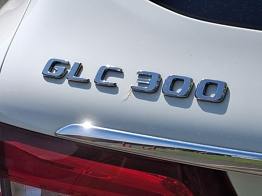 2019 Mercedes-Benz GLC 300 30