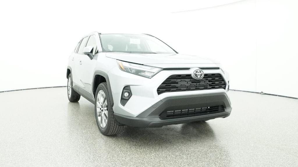 Thumbnail: 2025 Toyota RAV4 - 20