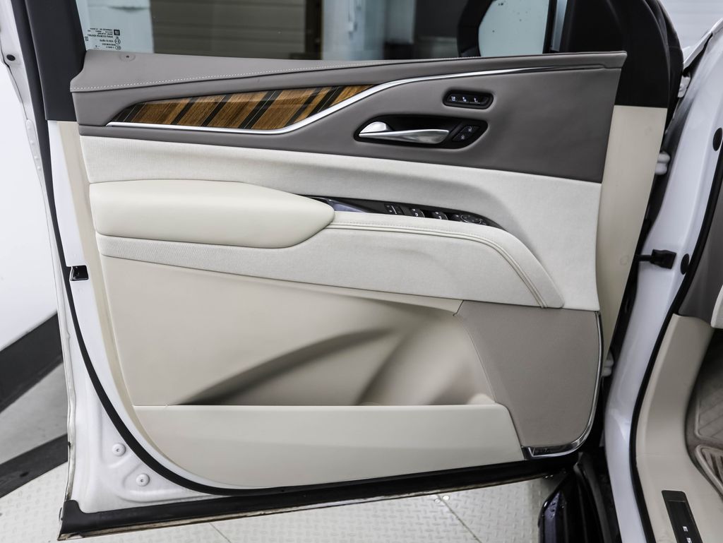 2022 Cadillac Escalade Sport Platinum 9