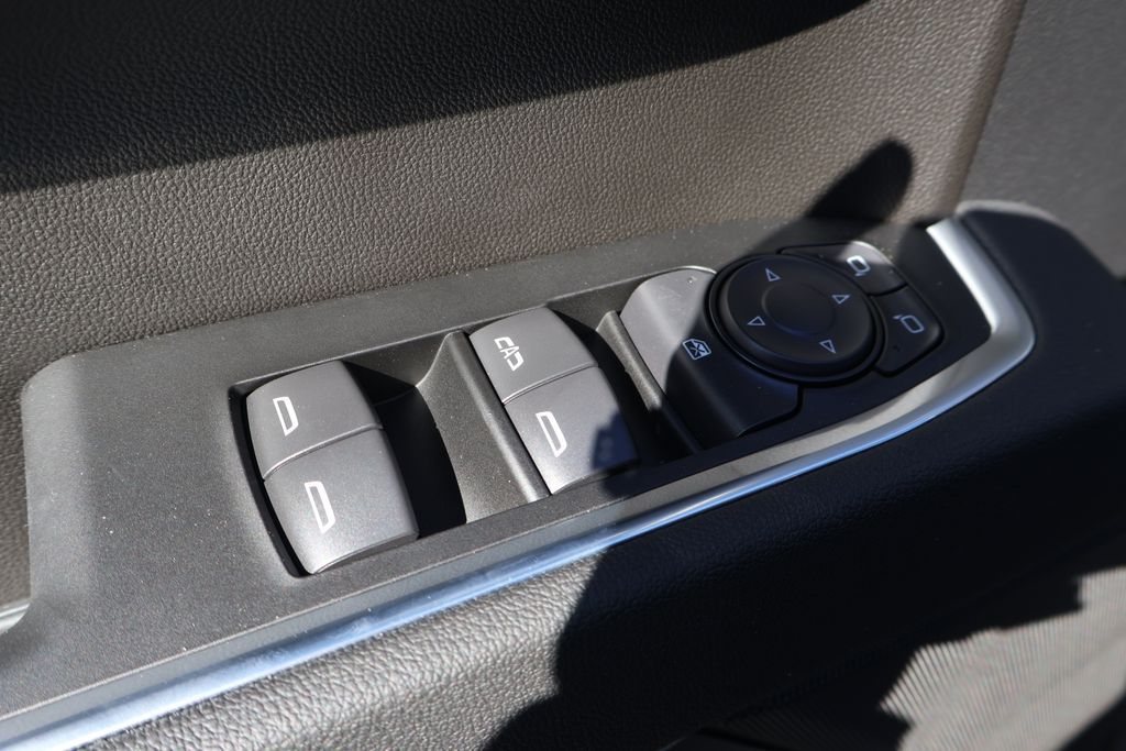 Thumbnail: 2026 Chevrolet Silverado 1500 - 17