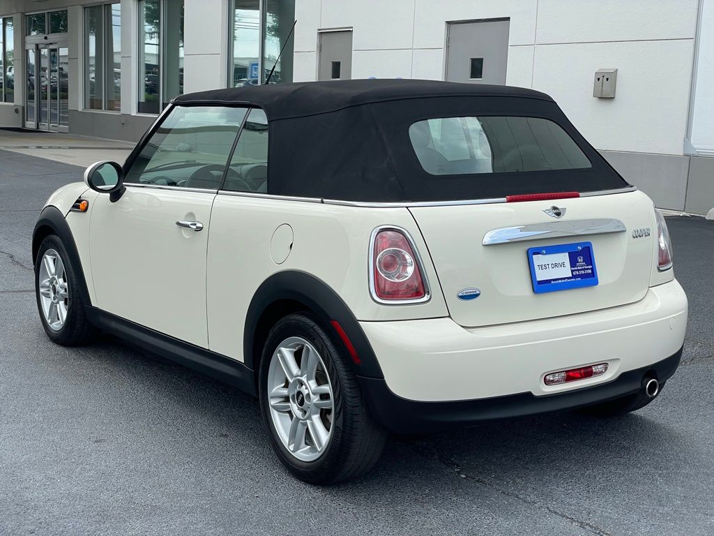 2015 MINI Cooper Base 4