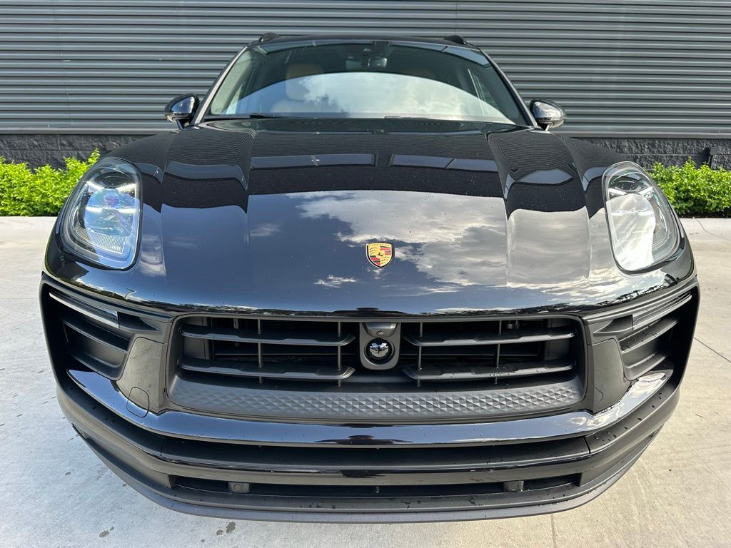 2025 Porsche Macan  6
