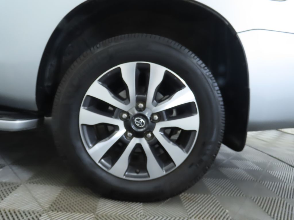 Thumbnail: 2021 Toyota Sequoia - 32