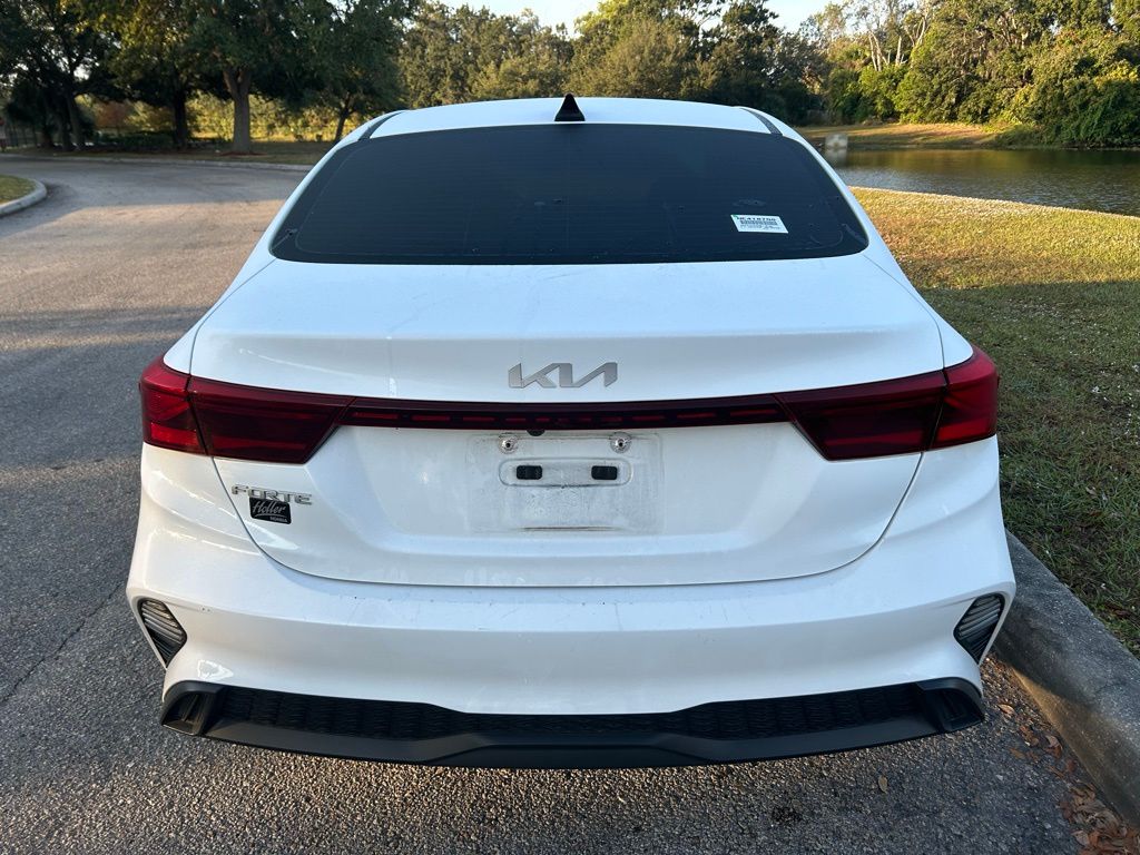 Thumbnail: 2022 Kia Forte - 4