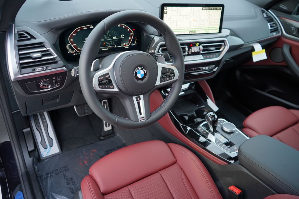 Thumbnail: 2025 BMW X4 - 12