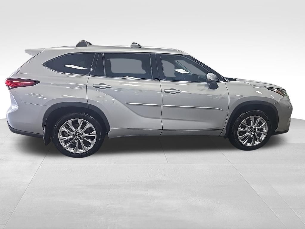 Used 2023 Toyota Highlander SUV