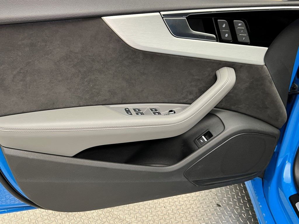 Thumbnail: 2020 Audi S5 - 32