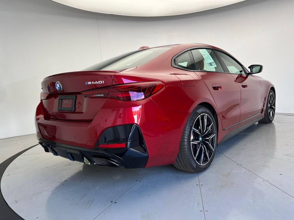 Thumbnail: 2025 BMW 4 Series - 3