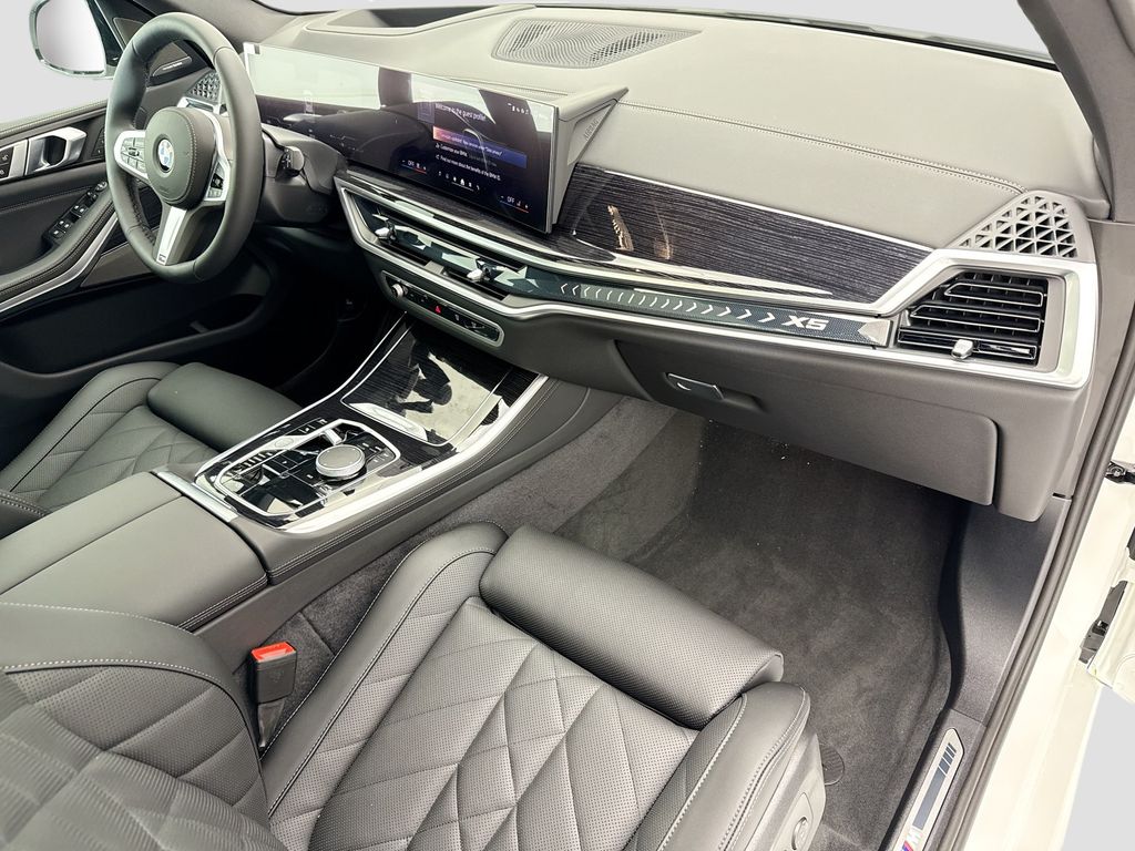 Thumbnail: 2026 BMW X5 - 16