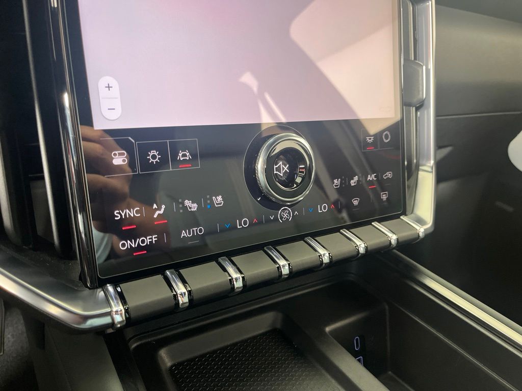 Thumbnail: 2024 GMC Acadia - 31