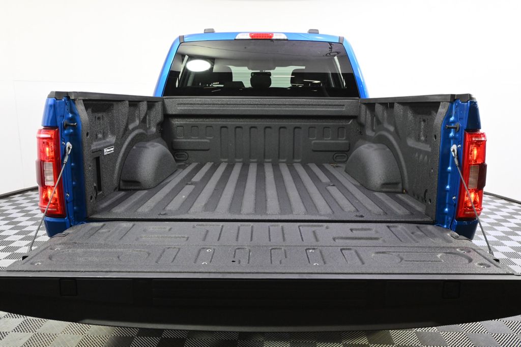 Used 2021 Blue Ford XLT image 19