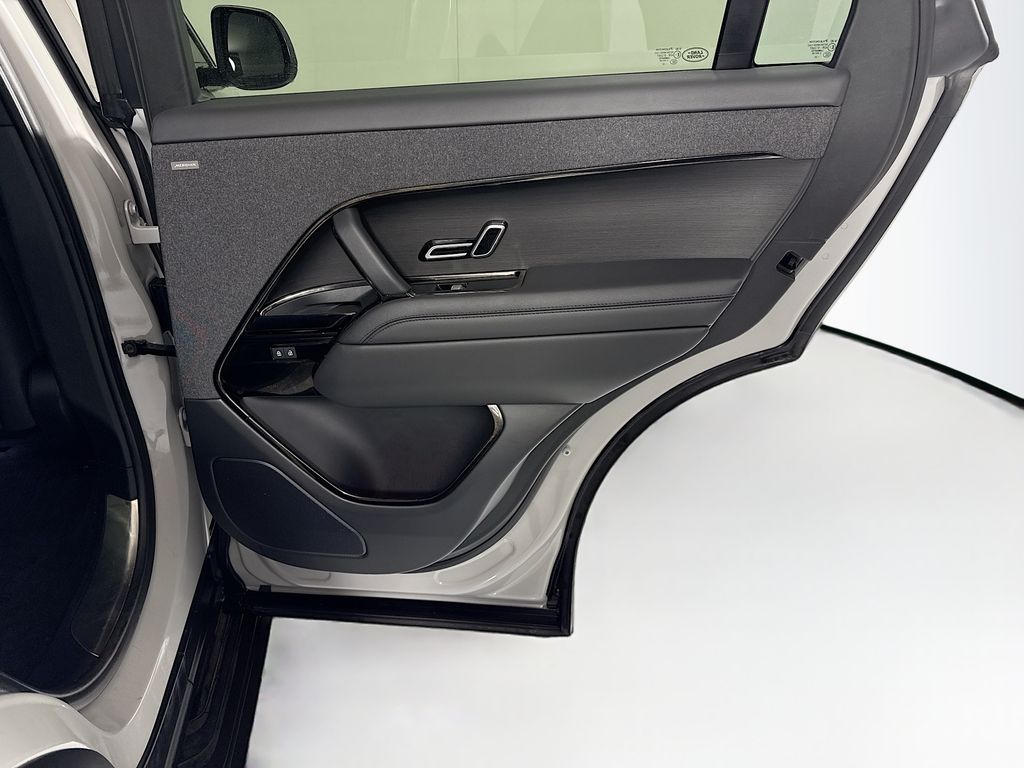 Thumbnail: 2023 Land Rover Range Rover Sport - 28