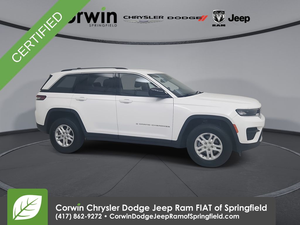 2023 Jeep Grand Cherokee Laredo 4WD