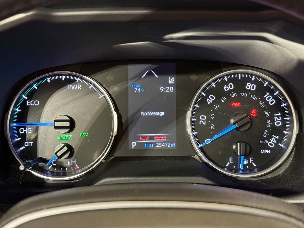 2022 Toyota RAV4 XLE 27