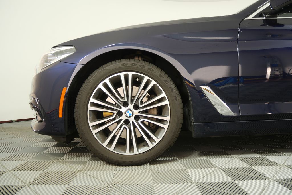 Thumbnail: 2019 BMW 5 Series - 7