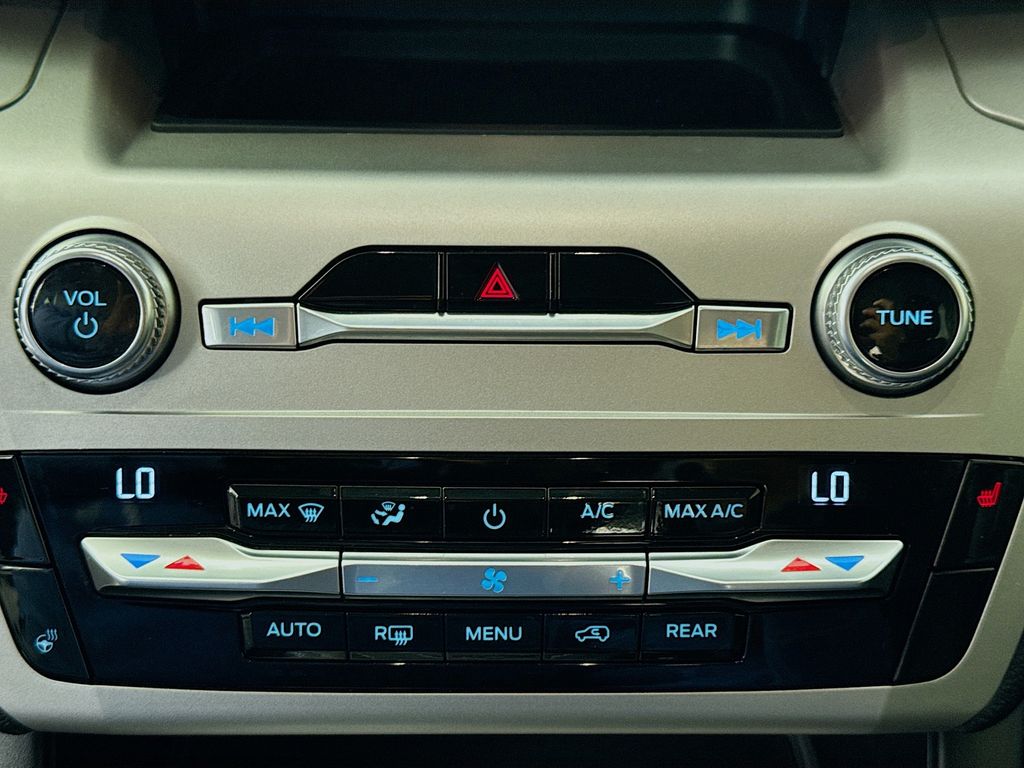 Used Car 2021 Ford Explorer  Xlt For Sale Under $25,000 In Austin, Texas