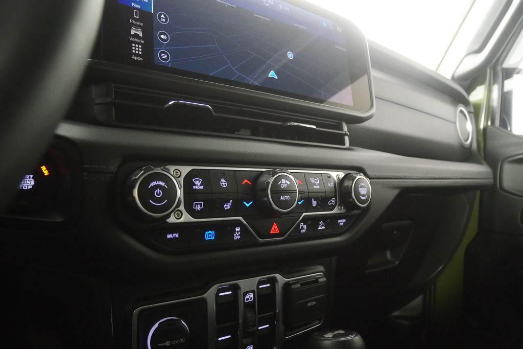 Thumbnail: 2024 Jeep Wrangler - 22