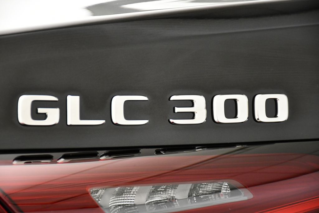 2025 Mercedes-Benz GLC 300 9